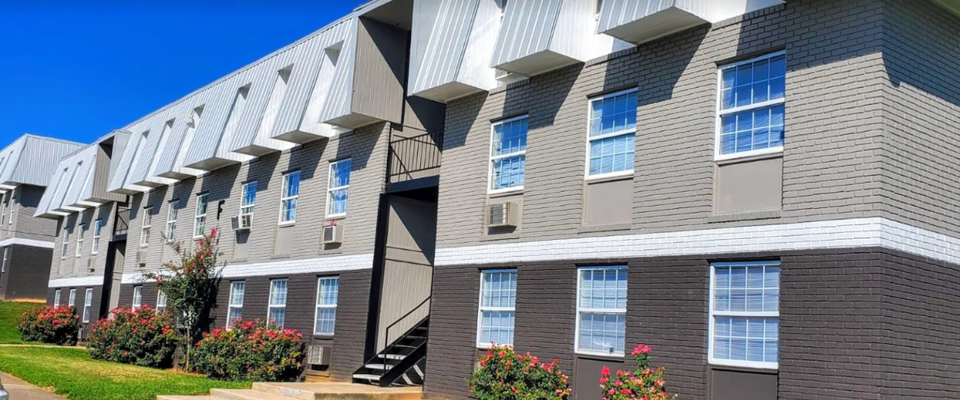 Lanier Terrace Apartments sign